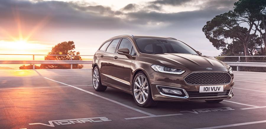  Ford Vignale Mondeo Turnier 2015 года  (фото 12 из 18)